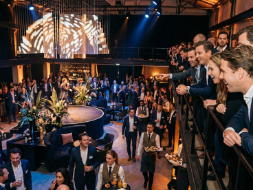 Uniek personeelsfeest: 12 concepten die van de hakken blazen